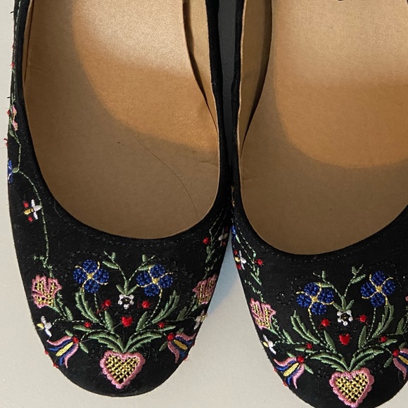 Embroidered Heels - Picture 2 of 4